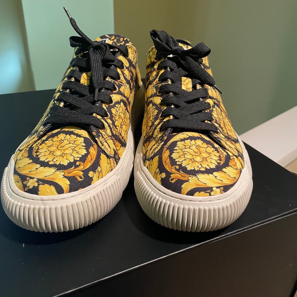 Versace Greca Barroco Print Low-Top Sneakers
